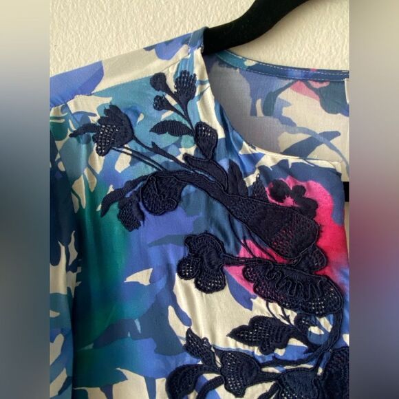 CHICO'S NWT Floral Split Neck Tunic Long Top Women's M Embroidered Boho Resort - Picture 5 of 14